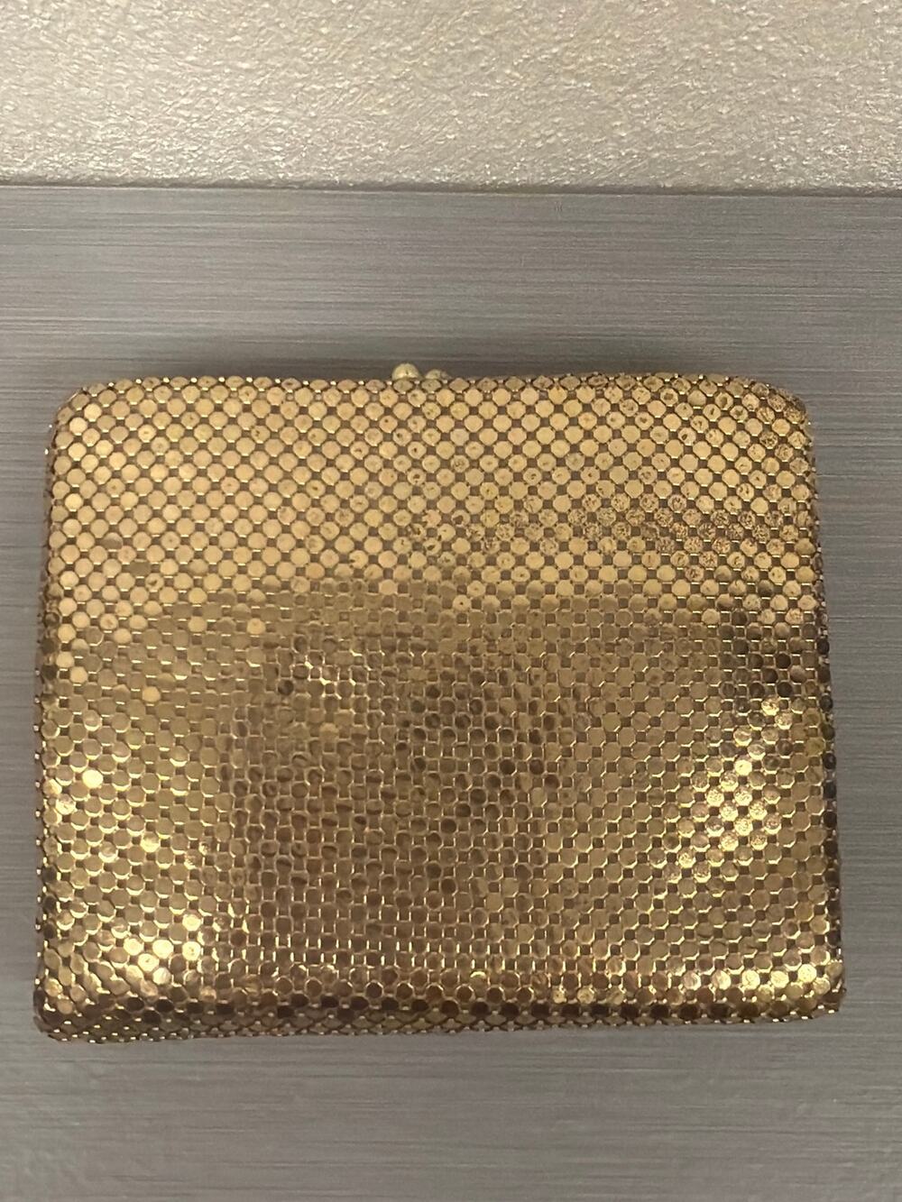 Vintage Whiting & Davis Gold Tone Mesh Metal Wallet With Kisslock Coin Pouch USA